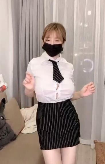 虎牙网红《萌萌》直播间精彩回放大合集