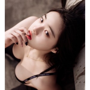 《阿立》nu+ti艺术私拍极品身材天台露出被大师潜规则