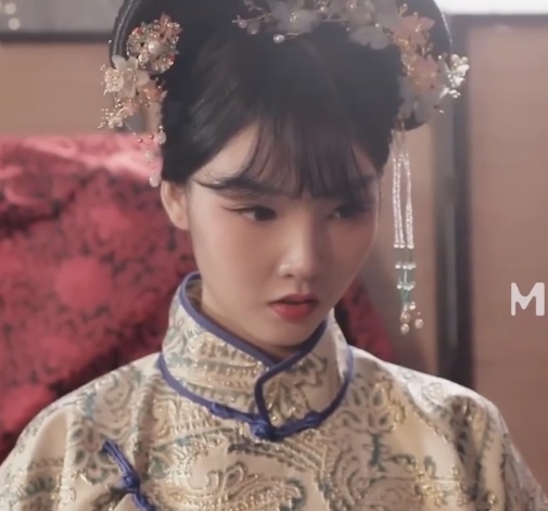 蜜桃传媒贵妃和大臣的古装戏码