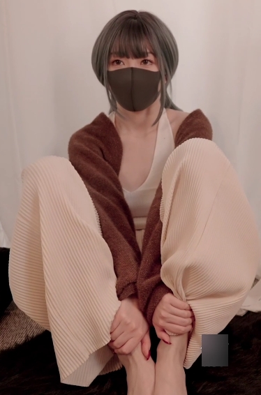 港圈女神HongKongDoll年终新作[情侣游戏1]