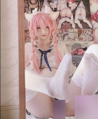 哗哩哗哩-misa呆呆fantia12月13日透明セーラー服