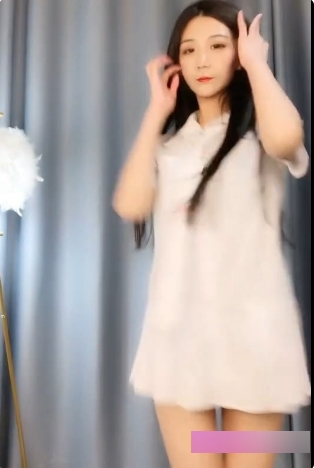 花椒涵老师精彩直播合集：瞧！这位高颜值女主播你们一定认识！