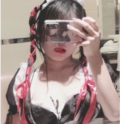推特上的小妹子自拍照片