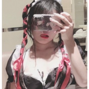 推特上的小妹子自拍照片