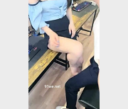 网吧包厢激战美少女泽美