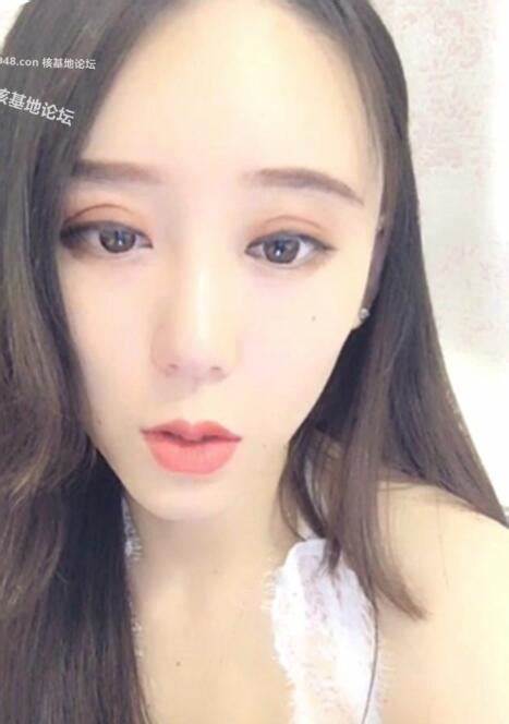 虎牙美女艾薇儿baby合集