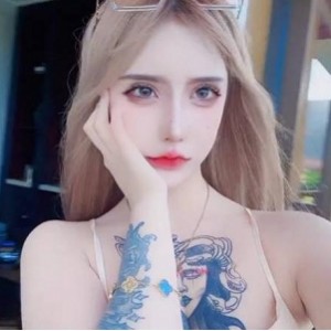 金伊娜在抖音上的吃瓜视频风波