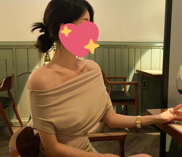 航空推荐：Ashley的私拍日常，超过38万粉丝推荐