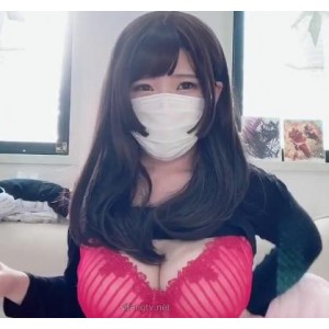 岛国OnlyFans巨R女神sakisaki私拍1V1.7G，粮仓棒棒糖口罩小团团