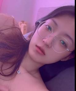 反差眼镜妹甄选：人气女神性感学生大学生图集作品