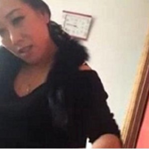 东北大哥和大姐玩闹对话，神语玩烟好话聊天