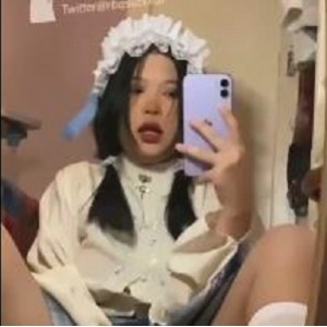 JK妹子桐生芽子自拍视频集，10个361M爆火全网，20张图集水印大一学妹，车衣修水道户外小惊喜