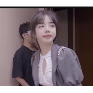 “隐退女主播潘甜甜：1V3G视频曝光，时长43分钟引发热议”