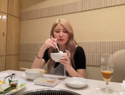 校园自拍兔子先生班花最新合集1V1.2G，读书时期的校花魅力四送