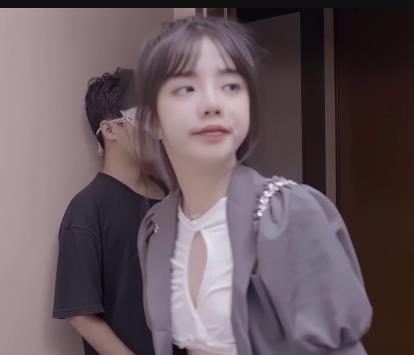 快手隐退潘甜甜最新自拍合集1V3G，揭示退网真相