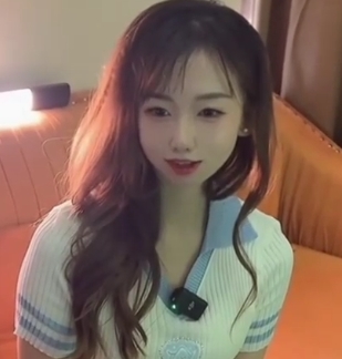 超人气百度盘大罩杯少女小桃酱最新合集1V439M，身偿还世界杯赌约