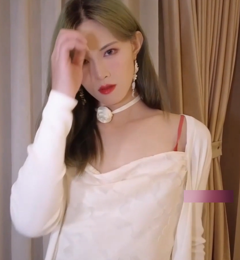 优质百度盘伪娘桃子超美礼服合集1V600M，解压需用解压专家APP