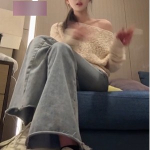 转载搬运直播黑棉袜车模尹最新合集1V700M，极致辱骂，百度盘分卷压缩解压