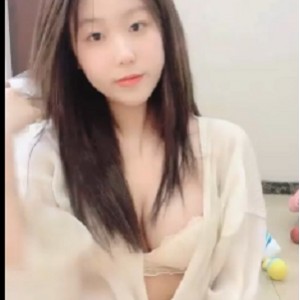 可爱搬运百度盘小妹子最新合集1V558M，扣出不明液体