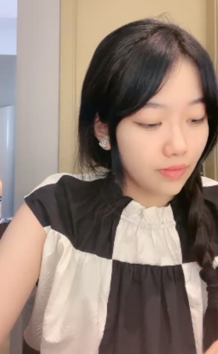 转载百度盘热舞女神阿楚最新合集43V29G，22.8月9月直播整理