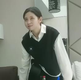 经典自拍平台利哥怀旧合集1V1.3G，T花勇敢拔T