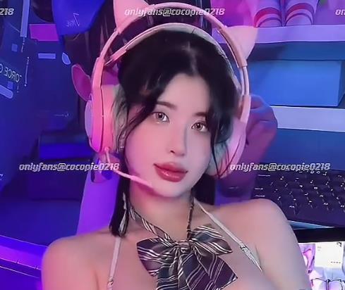 台湾网红Cocopie素颜浴缸秀最新合集5V275M，真实颜值，值得下载观看