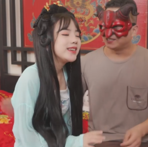 私房福利潘甜甜花絮探赏14v3.3G正片未收录