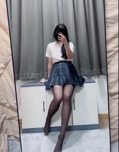 自拍MomoYih巨物嫩萝L合集17部5.1G