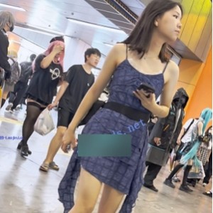 学生妹逛街实录快餐店粉色福利867MB视角够顶