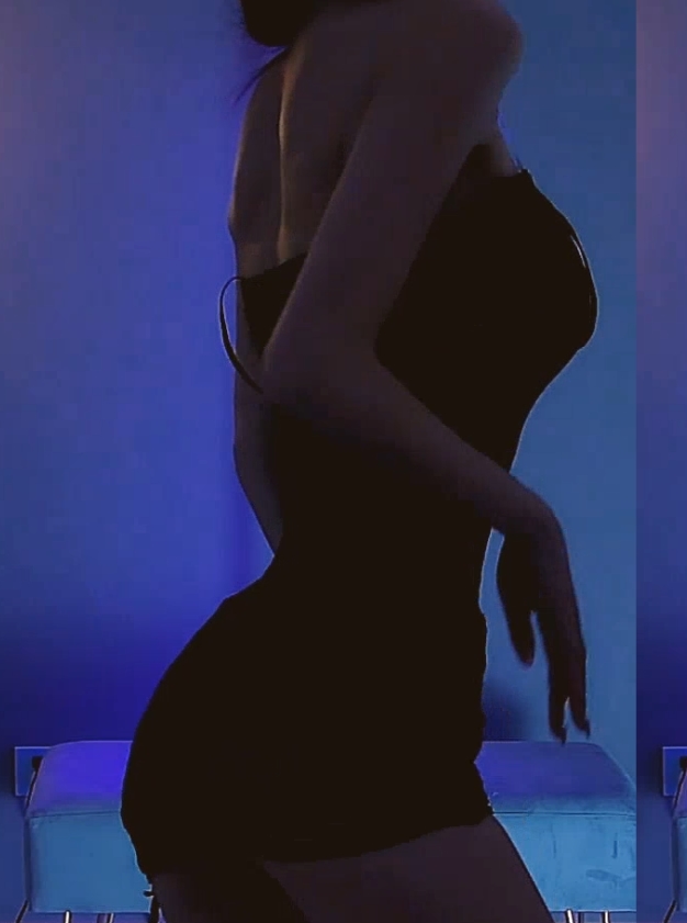 斗鱼骚鸡小南南火箭飞机福利补档合集11.11G，身材丰满蜜桃臀露骨放飞自我