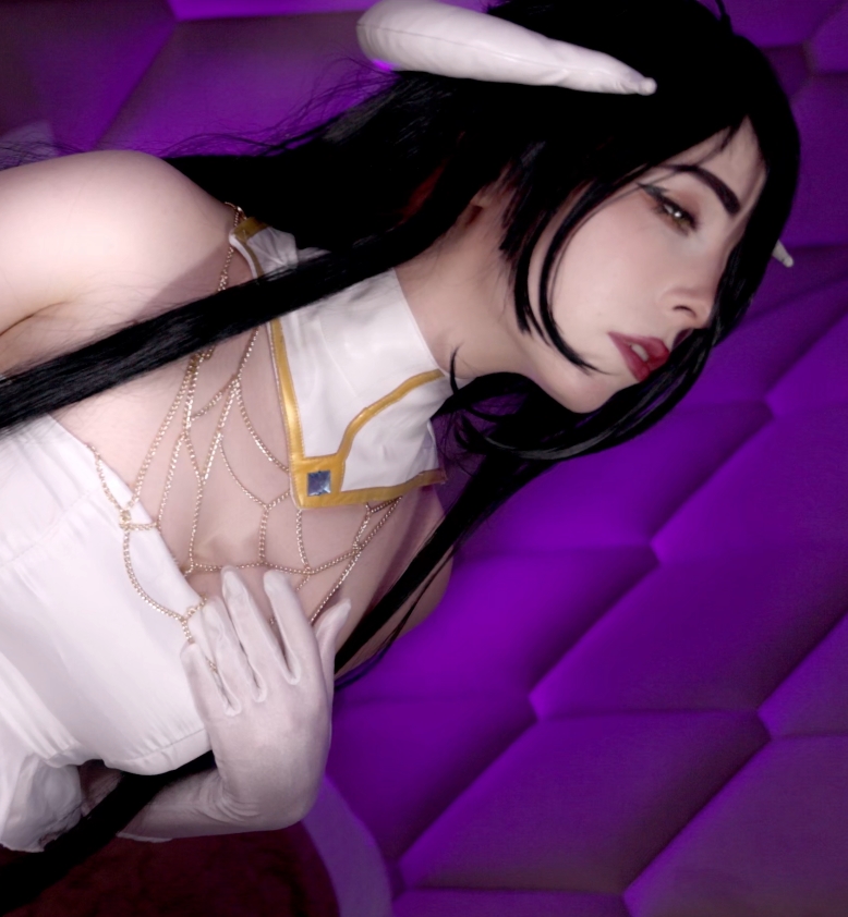 INS魔女MollyRedWolf珍藏版145G105部漫展后台湿身花絮