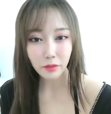 浴室互动小美云盘高清合集1V199MB太顶了