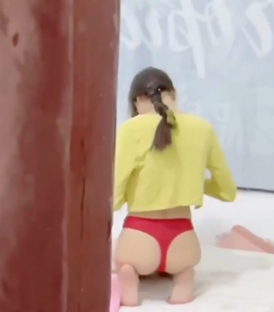 推特小姨子绝密互动精选5期10G车阵太感觉