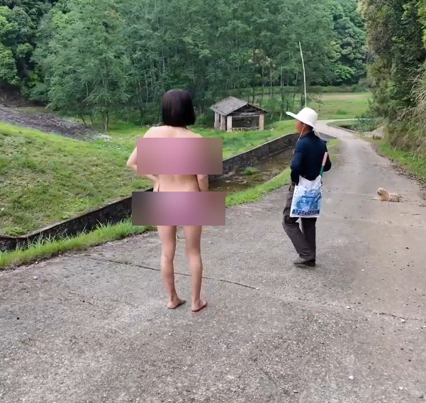 推特cikaimoon铁轨诱惑15部1.15G珍藏版