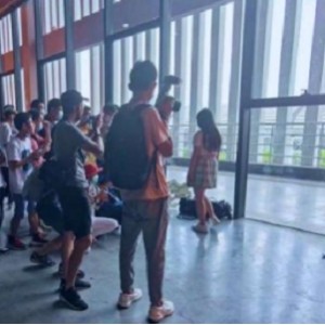 小尤奈童颜大罩杯自拍48部1.3G超值珍藏