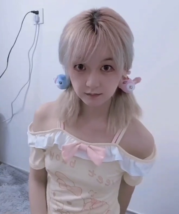 椰云拿铁伪娘萌系合集6v826M网盘优质