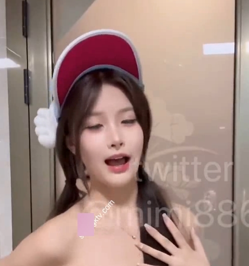 推特小屁mimi绝版私密视频合集补档889m