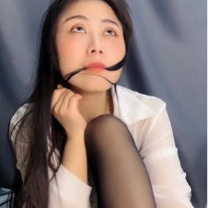 82.5G超顶绫家小姐姐私房美腿御姐66v