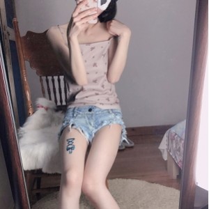骨感小结巴推特私拍合集5.3G1107P37V