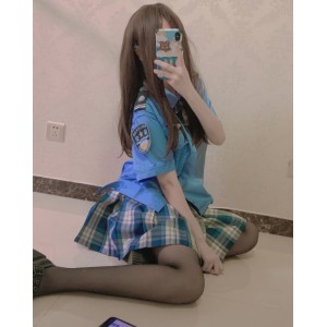 某推神秘处美少女嗝崽的码服装诱惑合集22V最新超人气370M